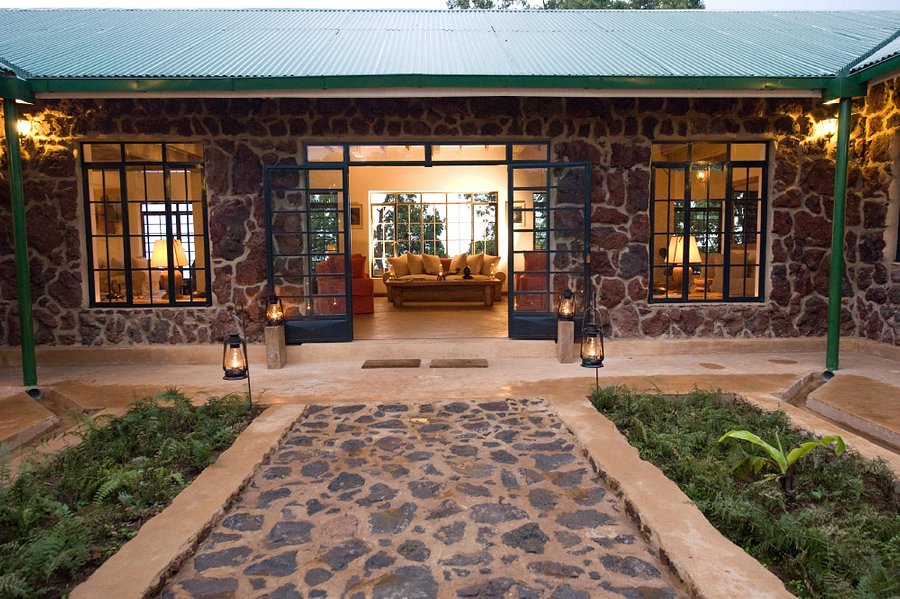 Clouds gorilla lodge